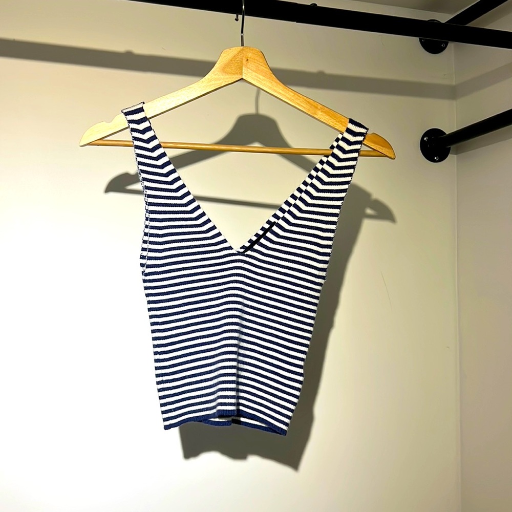 3/$25 offer - Forever 21 Lined Crop Top
